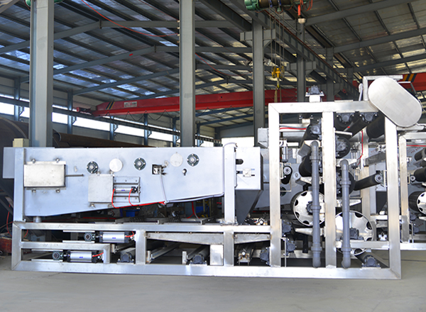 博宇環(huán)保-帶式濃縮脫水一體機(jī).jpg 博宇環(huán)保-帶式濃縮脫水一體機(jī).jpg