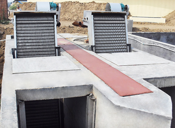 博宇環(huán)保-回轉(zhuǎn)式格柵除污機.jpg 博宇環(huán)保-回轉(zhuǎn)式格柵除污機.jpg