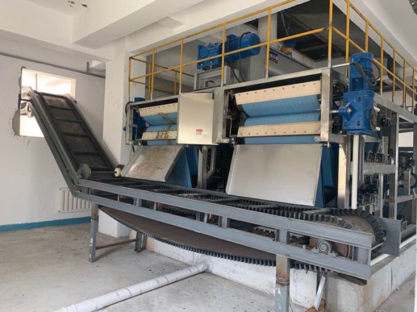 污泥二次脫水機(jī)-營口大石橋有色污水廠現(xiàn)場